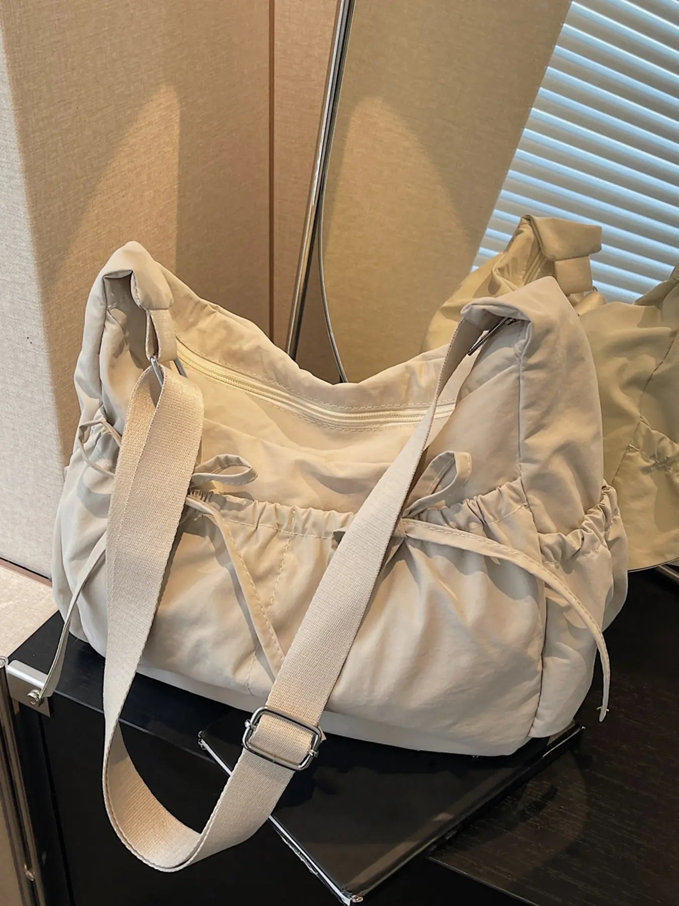 Niche Sweet Cool Stylish Simple, Versatile One-Shoulder Messenger Bag, Shoulder Strap Messenger Bag with Adjustable Personality, Retro Plaid One-Shoulder Underarm Bag, Casual and Everyday Suitable for Shopping and Dating, Etc.